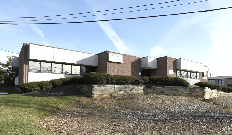 1330 Parkway Ave, Ewing, NJ à vendre - Photo principale - Image 3 de 21