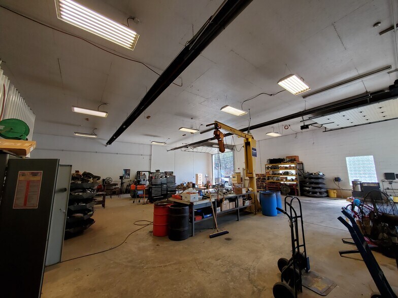 630 Long Rd, Pittsburgh, PA for sale - Interior Photo - Image 3 of 21