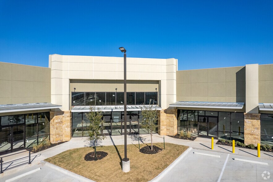 1300 W Pflugerville Pkwy, Round Rock, TX à louer - Photo du bâtiment - Image 3 de 8
