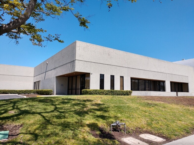 27 Hughes, Irvine, CA for lease - Building Photo - Image 1 of 8