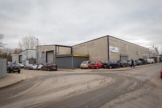 Plus de détails pour 54-56 Weir Rd, Londres - Industriel à louer