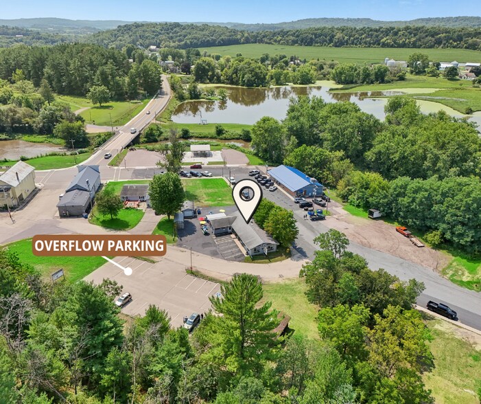309 Trail St, La Valle, WI à vendre - Photo principale - Image 1 de 65