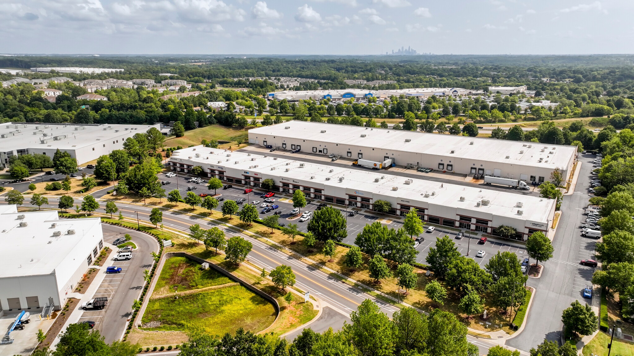 2520 Whitehall Park Dr, Charlotte, NC à louer Aérien- Image 1 de 2