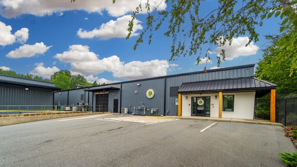 1907 Gateway Blvd, Charlotte, NC for sale - Building Photo - Image 1 of 72