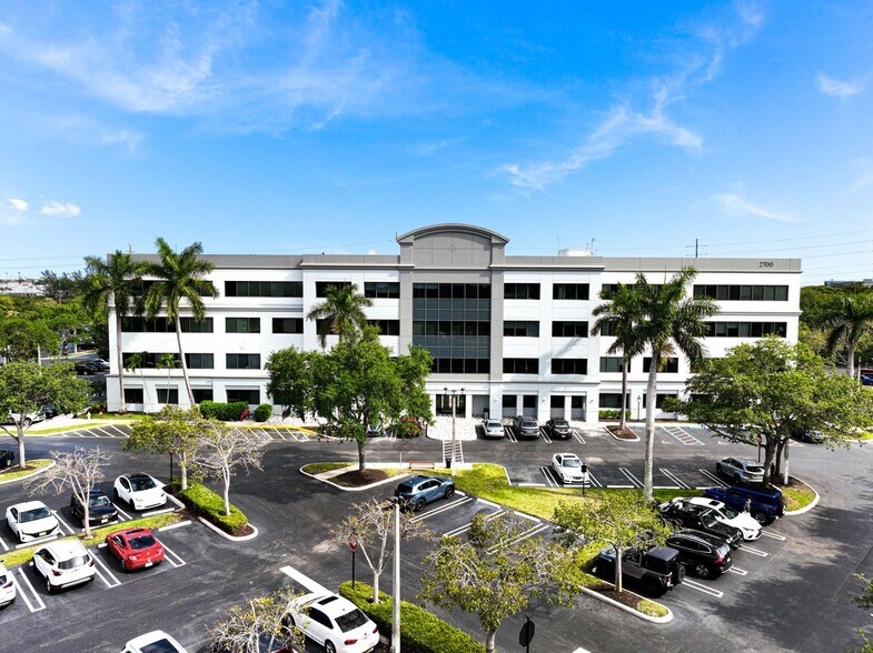 2650 N Military Trl, Boca Raton, FL à louer - Photo du bâtiment - Image 3 de 4