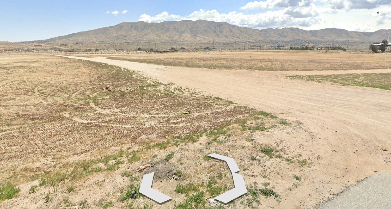 Poppy st, Apple Valley, CA à vendre Photo du bâtiment- Image 1 de 2
