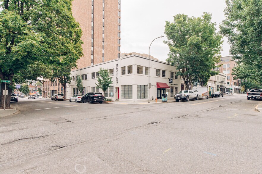 1120-1136 NW Hoyt St, Portland, OR à louer - Photo du bâtiment - Image 1 de 4