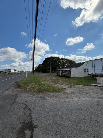 663 Highway 33, Millstone Township, NJ à louer - Autre - Image 2 de 10