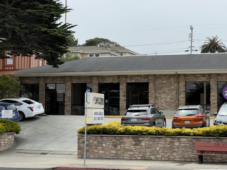 379-399 Lighthouse Ave, Monterey, CA for lease - Building Photo - Image 3 of 7