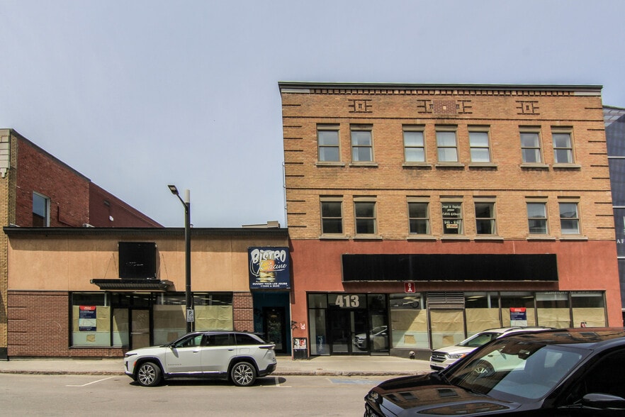 413 Rue Racine E, Chicoutimi, QC for sale - Primary Photo - Image 1 of 11