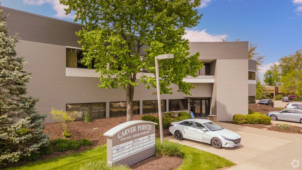 4410-4412 Carver Woods Dr, Blue Ash, OH à louer - Photo du bâtiment - Image 2 de 5