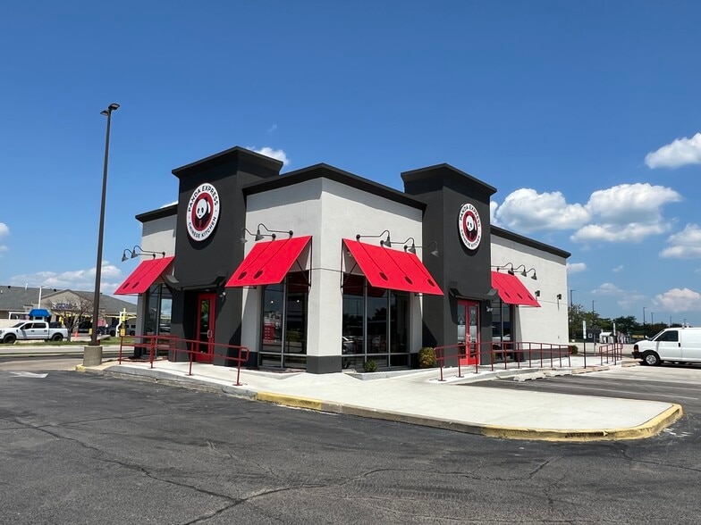 900 N Kinzie Ave, Bradley, IL à louer - Photo du bâtiment - Image 3 de 8
