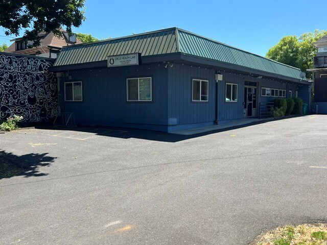 2326 NW Lovejoy St, Portland, OR for lease Building Photo- Image 1 of 7