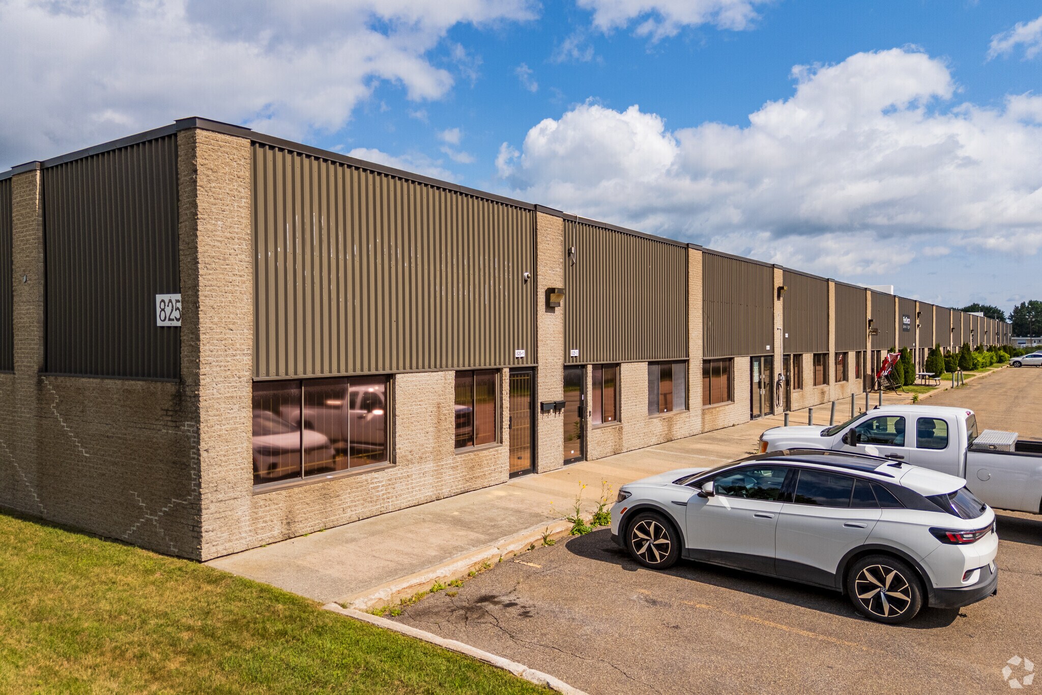 825 Rue Bombardier, Mascouche, QC for sale Building Photo- Image 1 of 1