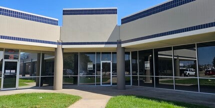 1305 State Highway 121, Lewisville, TX à louer Photo du bâtiment- Image 1 de 1