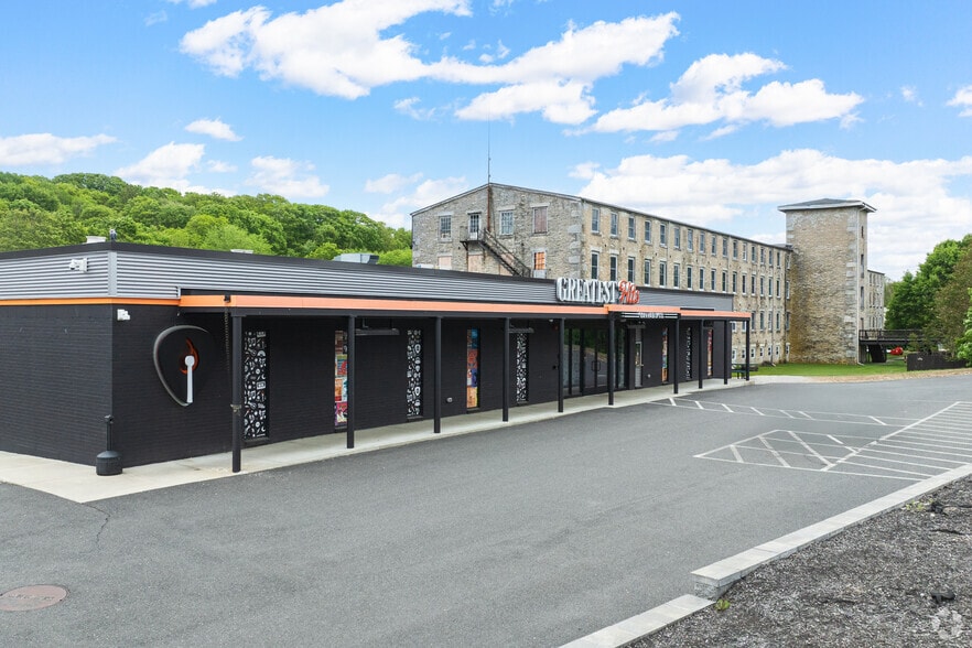 35-37 Chase Ave, Dudley, MA for sale - Primary Photo - Image 1 of 37