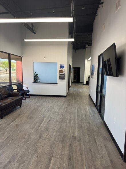 7701 N Business Park Dr, Tucson, AZ for sale - Lobby - Image 3 of 19