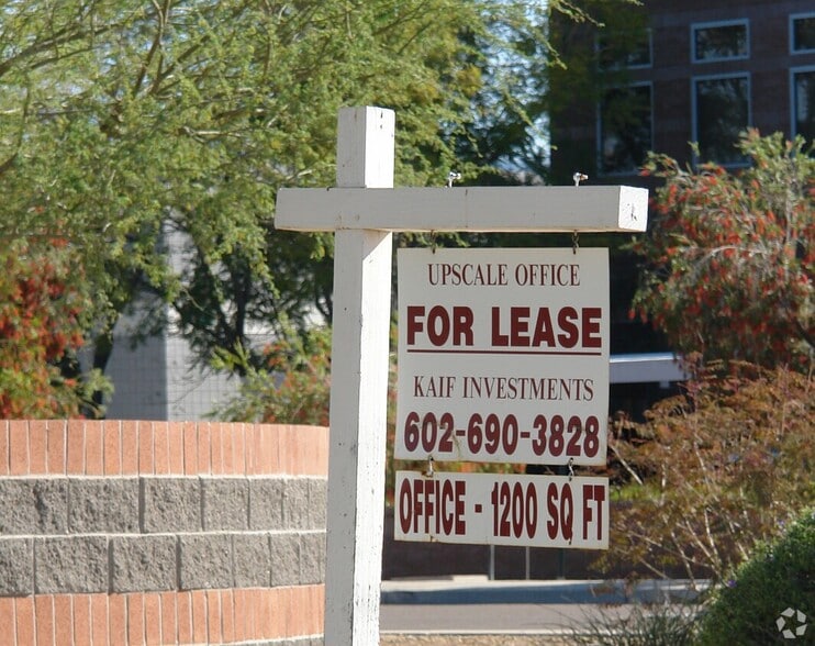 7678 E Greenway Rd, Scottsdale, AZ for lease - Building Photo - Image 3 of 10