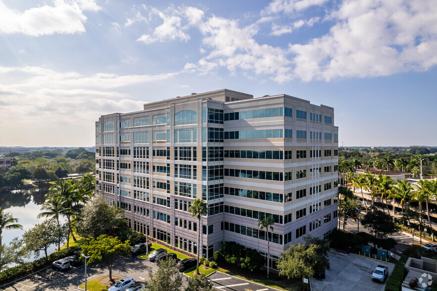 900 S Pine Island Rd, Plantation, FL à vendre - Photo principale - Image 1 de 1