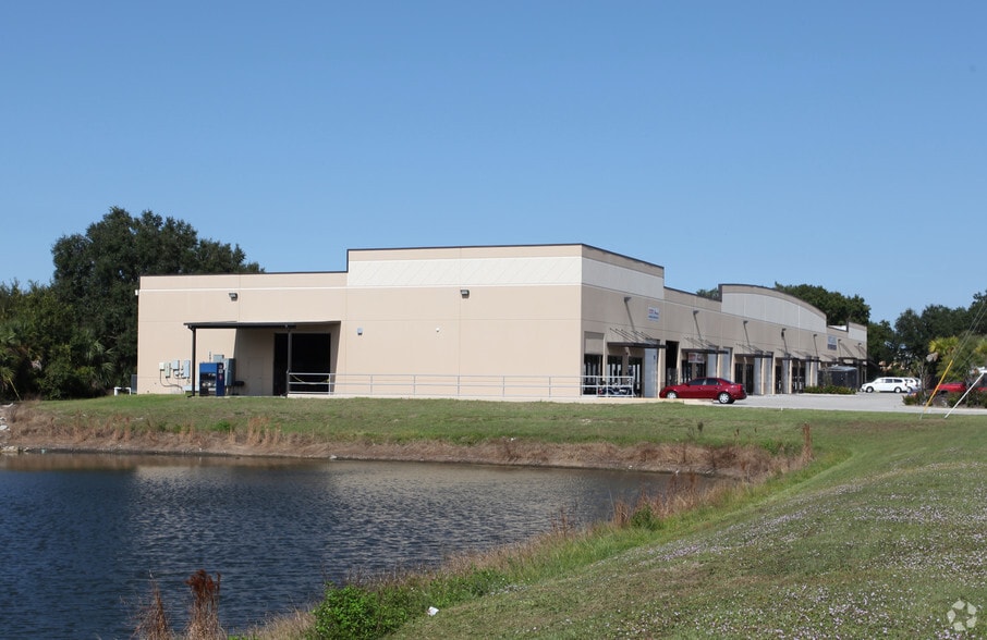 2625 Commerce Pky, North Port, FL for lease - Building Photo - Image 3 of 7