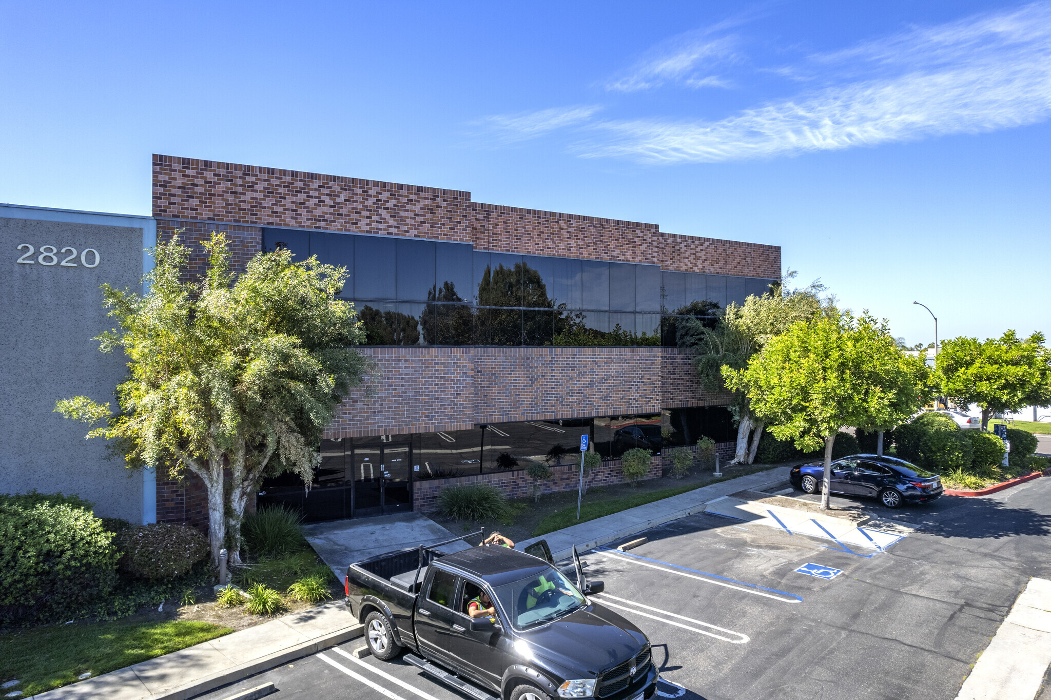 2820-2834 La Mirada Dr, Vista, CA for lease Primary Photo- Image 1 of 7