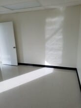 170 N Arrowhead Ave, Rialto, CA à louer Photo intérieure- Image 1 de 10