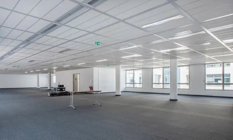 Bureau dans Clichy à louer - Photo du bâtiment - Image 2 de 6