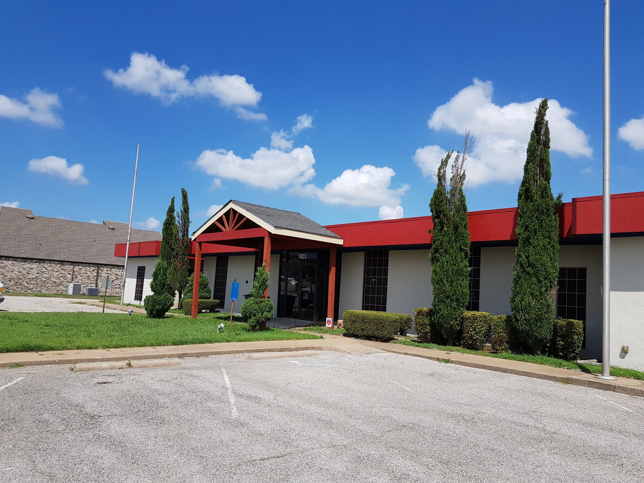 1023 S Greenville Ave, Allen, TX for lease Primary Photo- Image 1 of 6