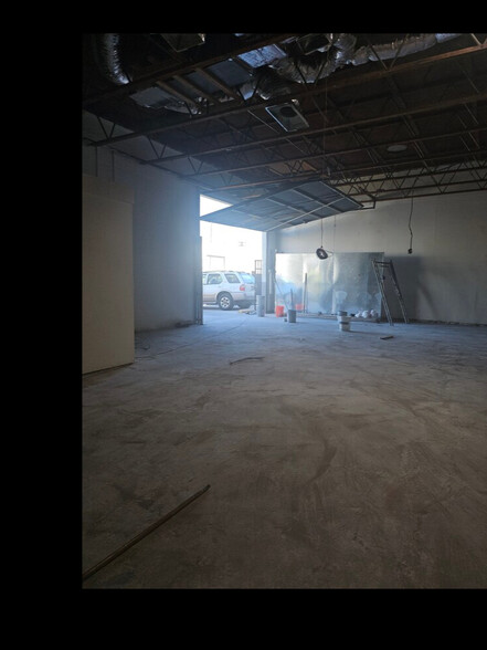 15428-15472 Arrow Hwy, Baldwin Park, CA for lease - Building Photo - Image 3 of 8