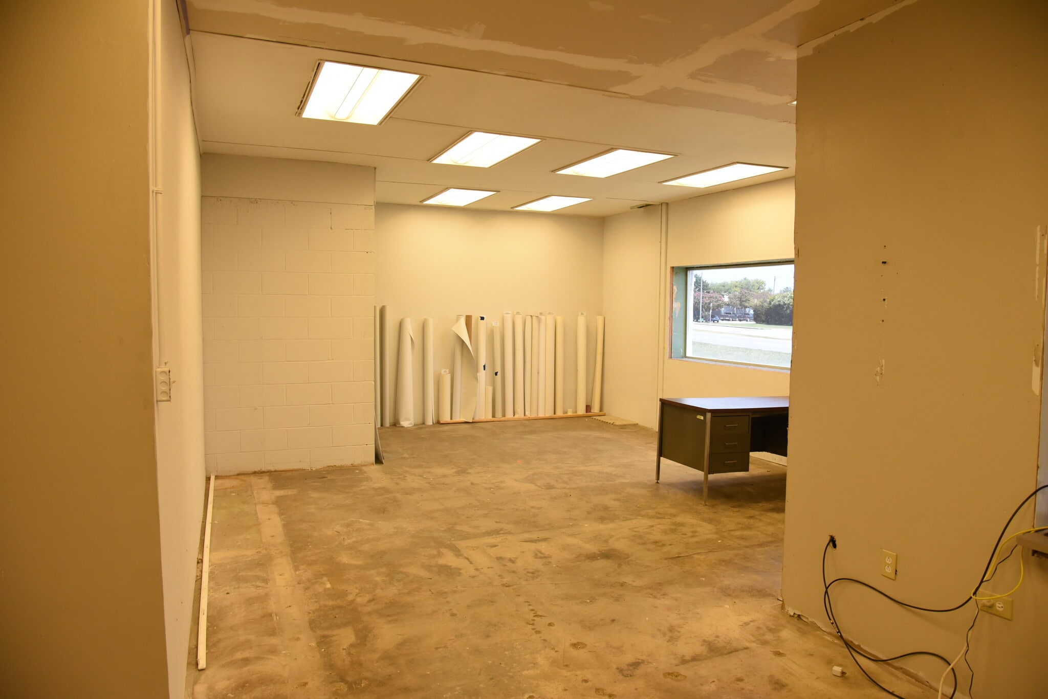 1701 Central Pky SW, Decatur, AL for lease Interior Photo- Image 1 of 8