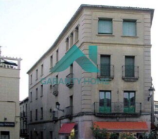 Plus de détails pour Multi-résidentiel à vendre