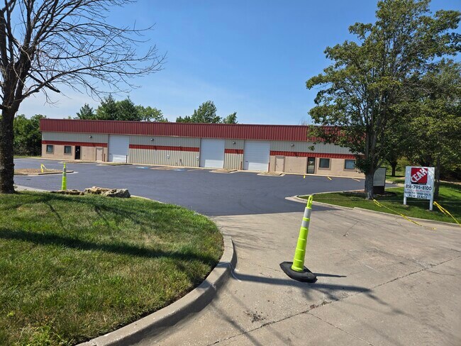 More details for 1300-1324 NW Main St, Lee's Summit, MO - Industrial for Lease