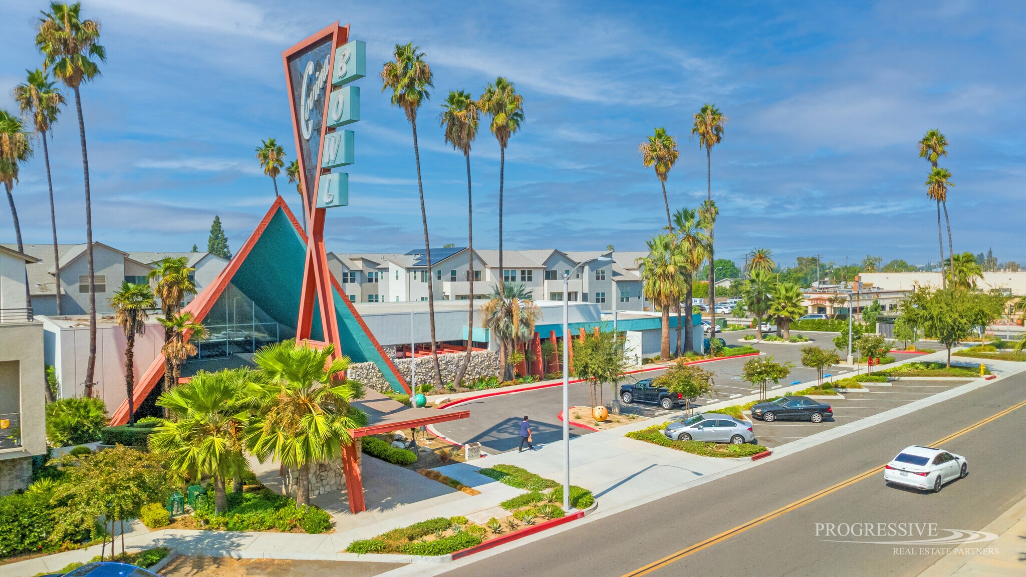 1060 W San Bernardino Rd, Covina, CA à vendre Photo du bâtiment- Image 1 de 15