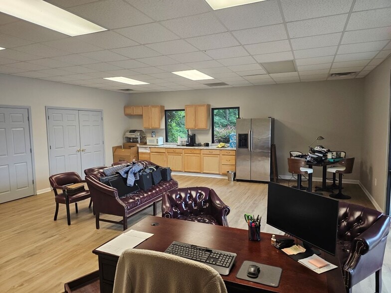 5511 Radford Rd, Flowery Branch, GA for lease - Building Photo - Image 2 of 6