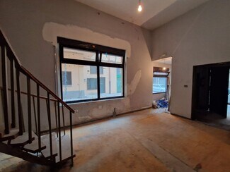 Plus de détails pour Multi-résidentiel à vendre