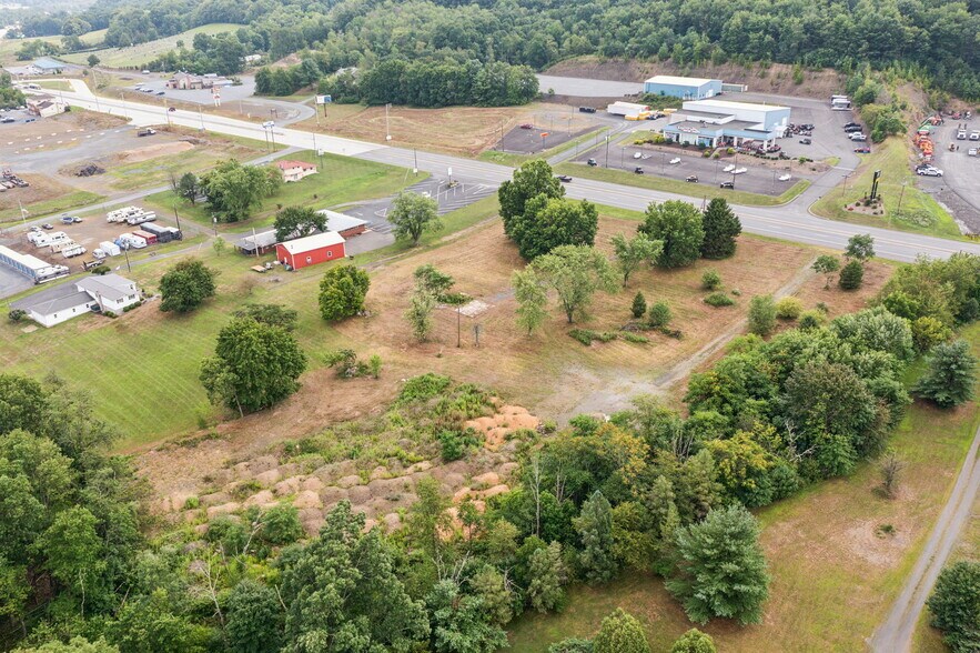 1193 Centre Tpke, Orwigsburg, PA à vendre - Photo du bâtiment - Image 2 de 12