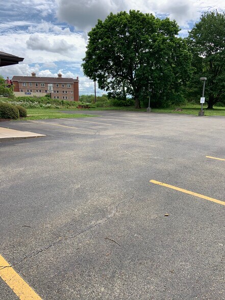 4735 Route 30, Latrobe, PA à louer - Photo du bâtiment - Image 1 de 3
