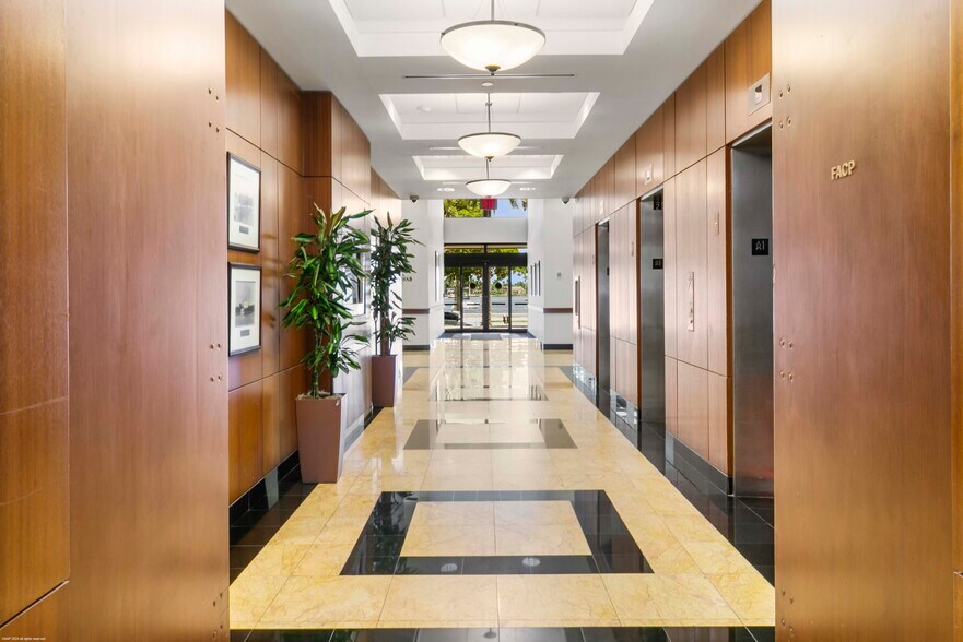 501 S Flagler Dr, West Palm Beach, FL à louer - Photo intérieure - Image 3 de 11