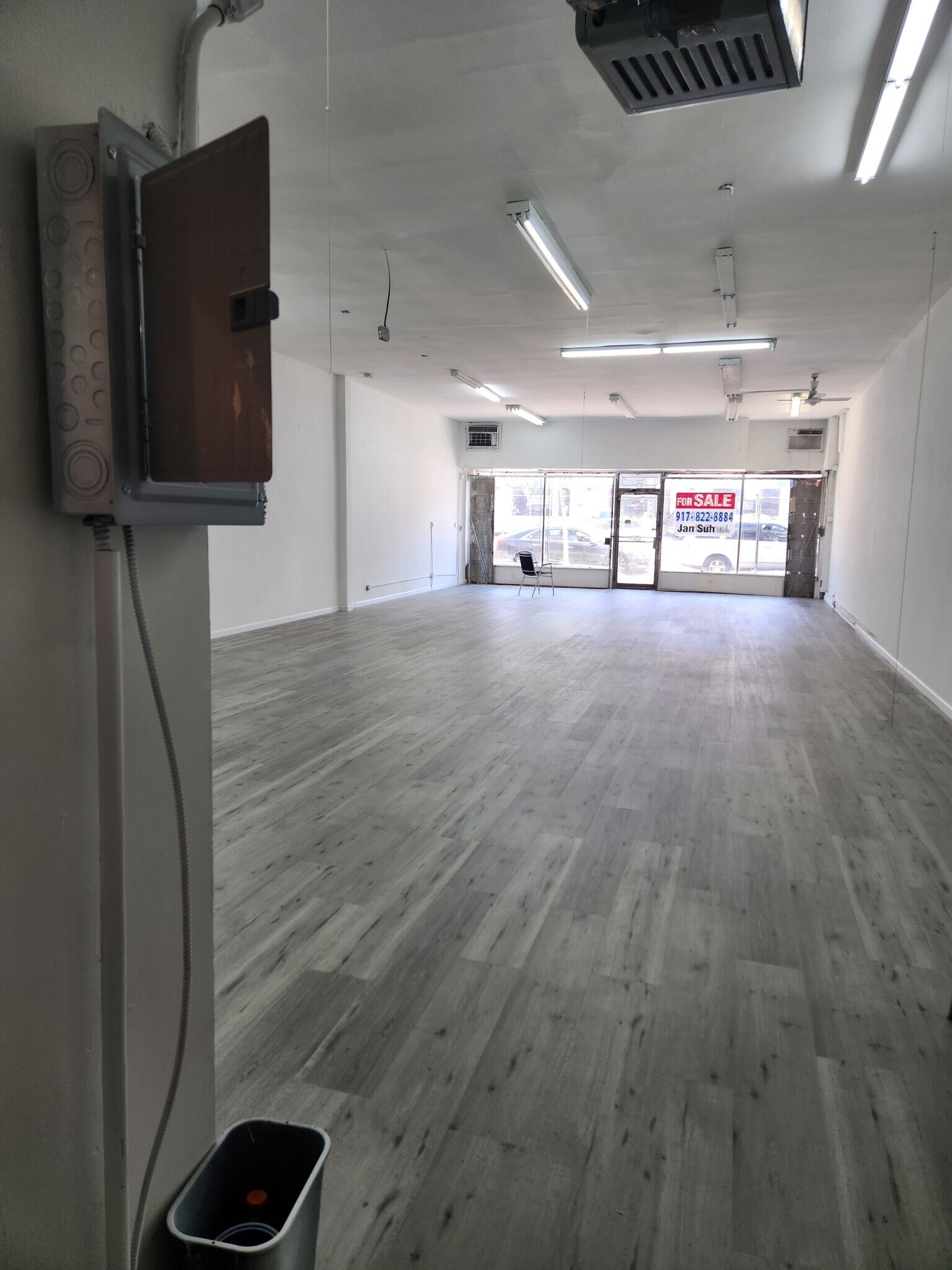 7904-7912 Parsons Blvd, Flushing, NY for lease Interior Photo- Image 1 of 9