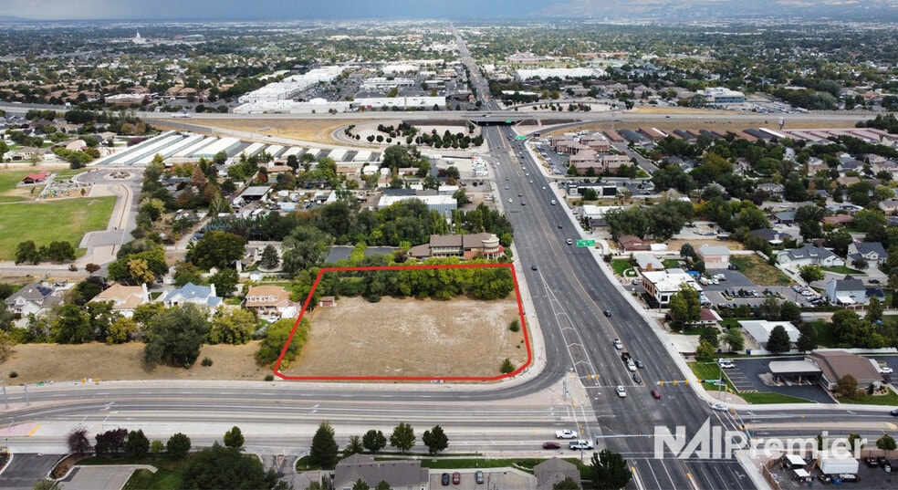 6196 S Redwood Rd, Taylorsville, UT à vendre - Photo du bâtiment - Image 2 de 6