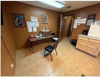 322 Thomas Pl, Everman, TX for lease - Interior Photo - Image 2 of 8