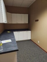 2617 1st Ave E, Newton, IA for lease Interior Photo- Image 1 of 5