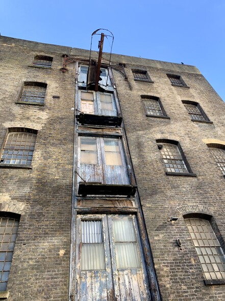 55 Great Suffolk St, London for sale - Building Photo - Image 2 of 6