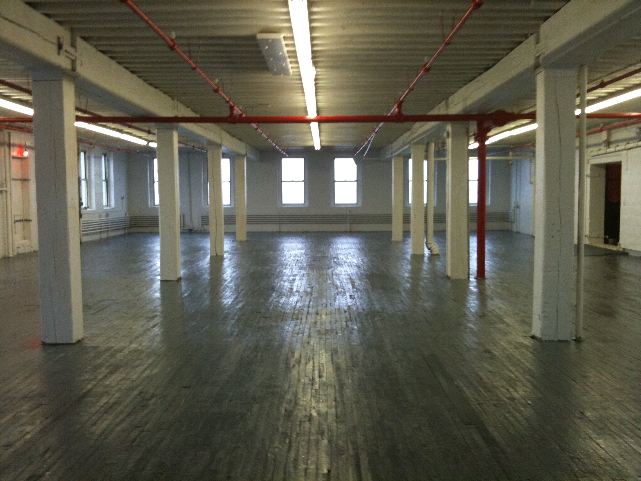 550-560 Barry St, Bronx, NY for lease Interior Photo- Image 1 of 5