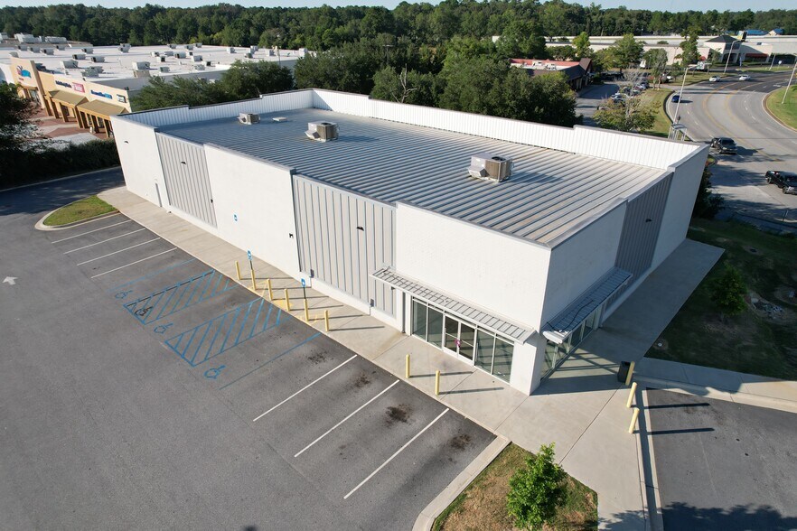 819 N Westover Blvd, Albany, GA à louer - Photo du bâtiment - Image 2 de 8