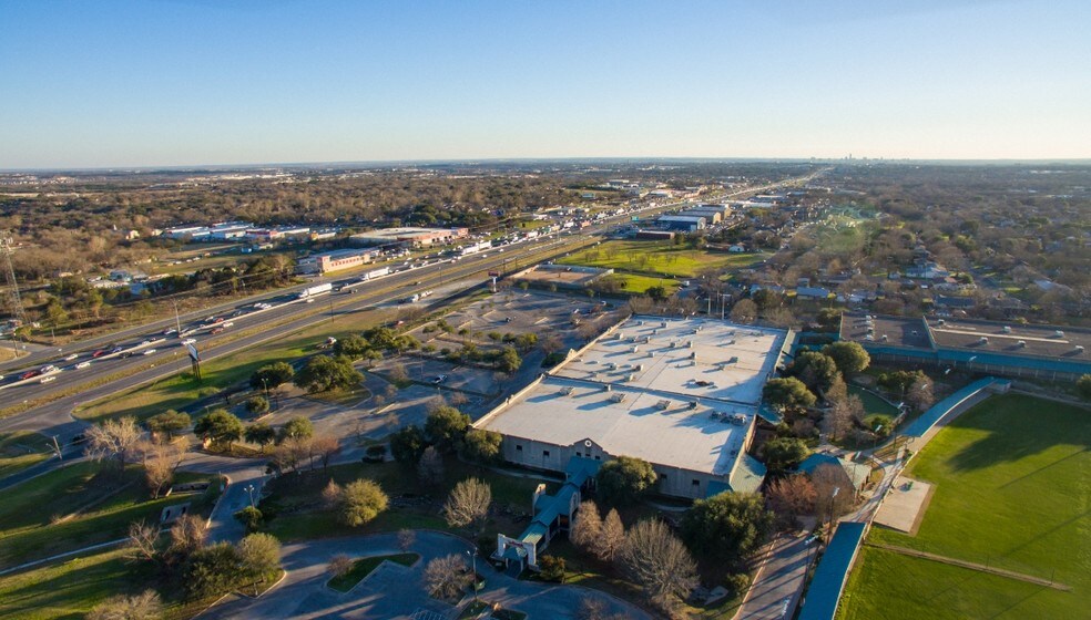 11000 Middle Fiskville Rd, Austin, TX à louer - Photo du bâtiment - Image 2 de 7