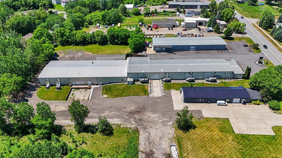 2758 3 Mile Rd, Grand Rapids, MI for sale - Building Photo - Image 2 of 14