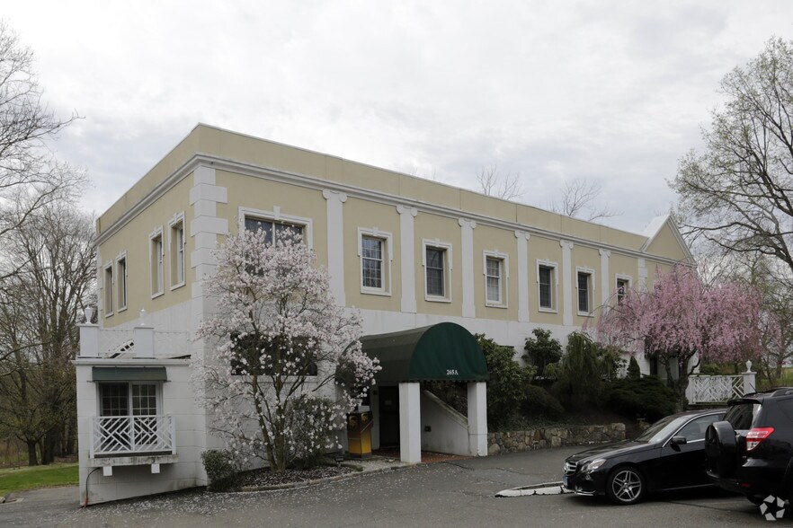 265 Post Rd W, Westport, CT à louer - Photo du bâtiment - Image 2 de 2