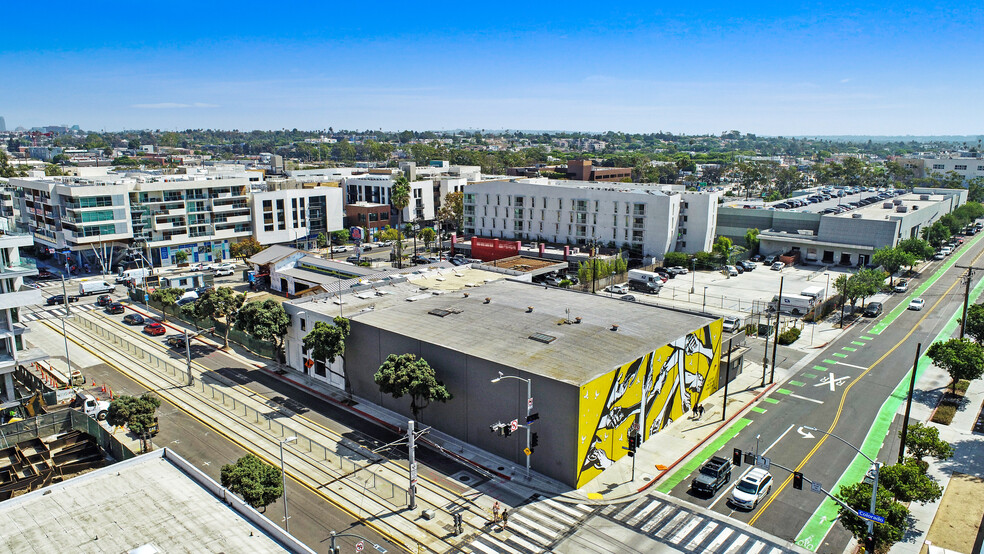 700-716 Colorado Ave, Santa Monica, CA for lease - Building Photo - Image 1 of 9