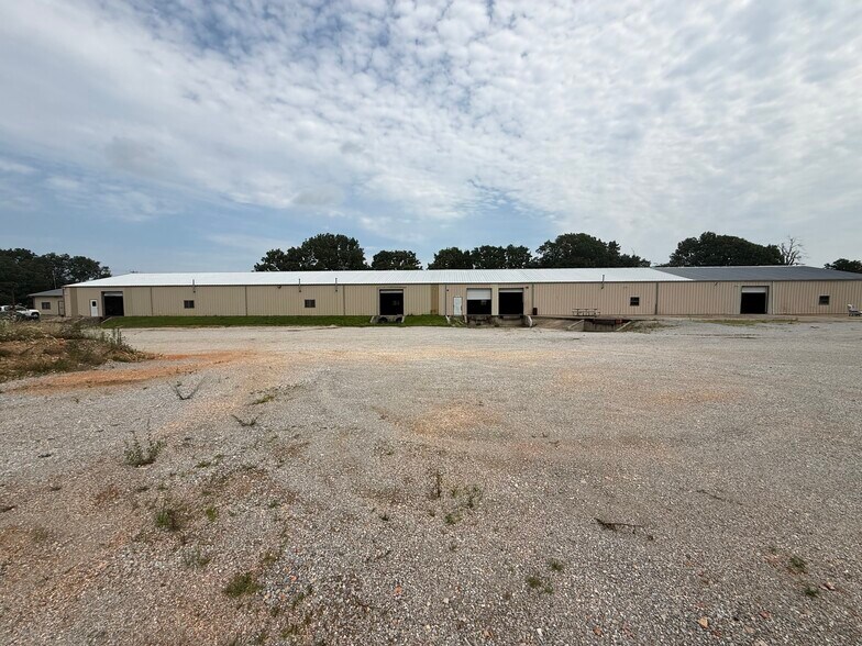 23290 Lawrence 1090, Monett, MO for lease - Building Photo - Image 2 of 9